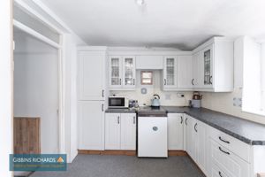 Kitchen- click for photo gallery